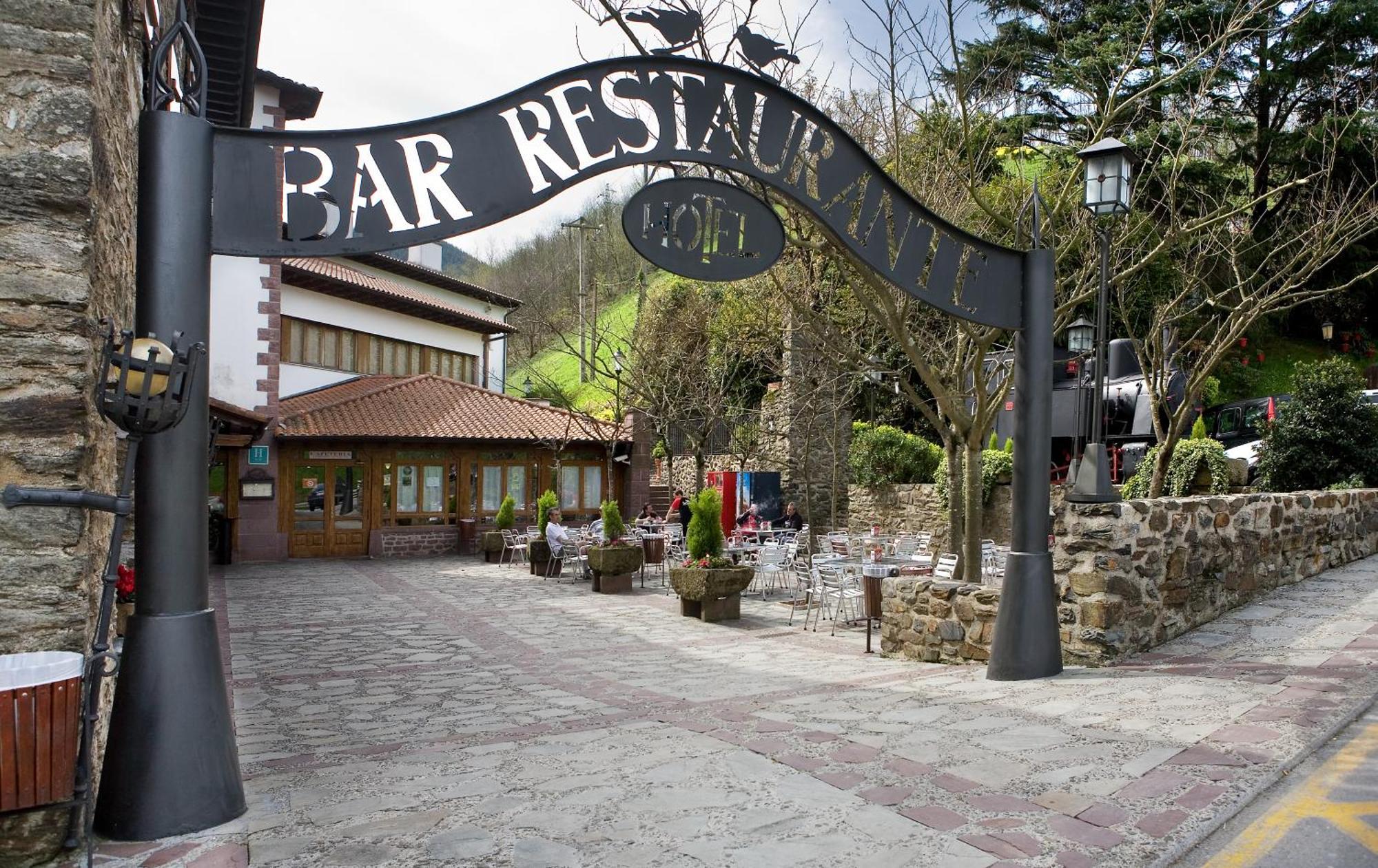 Hotel Venta De Etxalar Zewnętrze zdjęcie