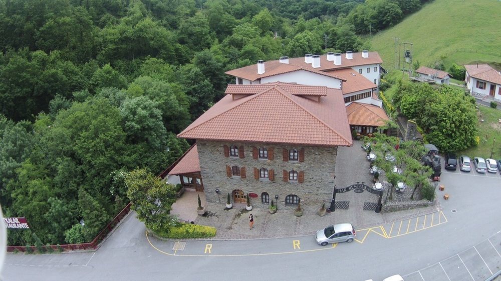 Hotel Venta De Etxalar Zewnętrze zdjęcie