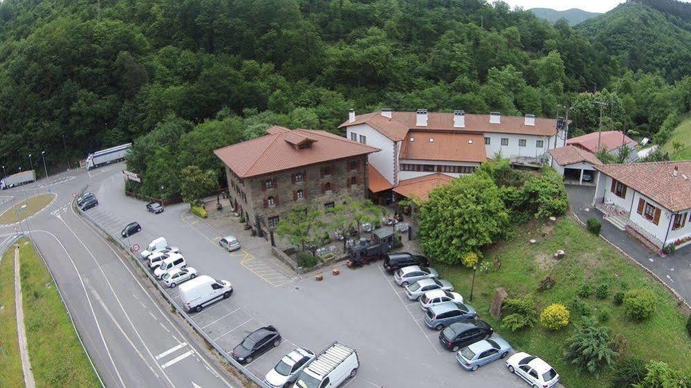 Hotel Venta De Etxalar Zewnętrze zdjęcie